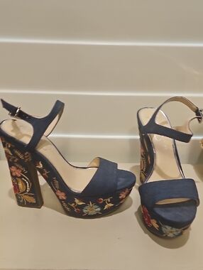 Jessica Simpson Navy Embroidered Platform Sandals